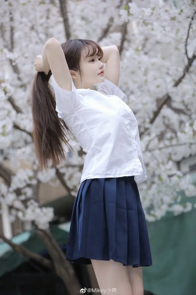 情侣通过恋爱App相识